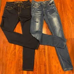 Woman’s skinny jeans